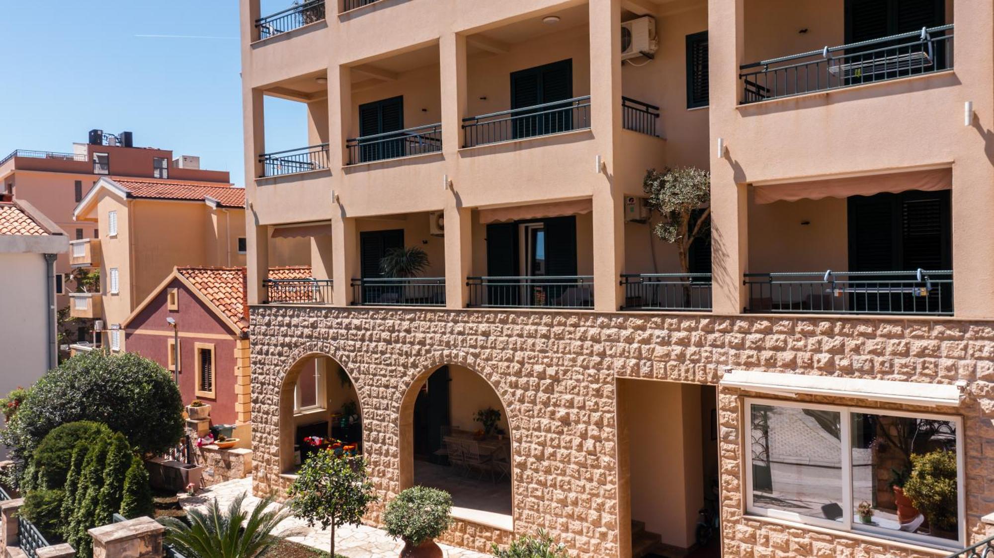 Guest House Medin Petrovac Exteriör bild