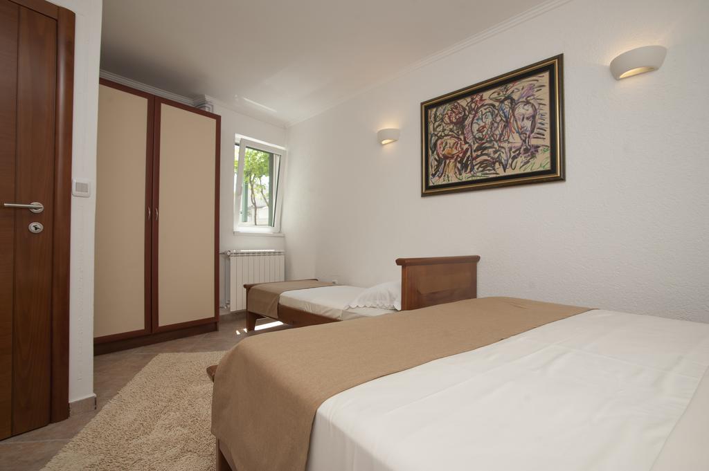 Guest House Medin Petrovac Exteriör bild
