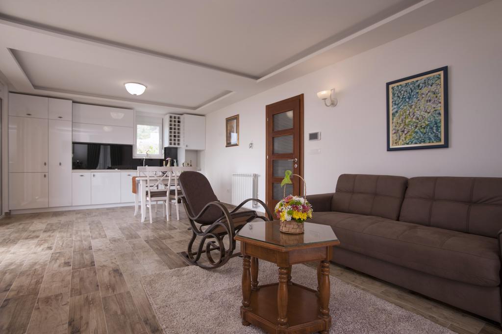 Guest House Medin Petrovac Exteriör bild