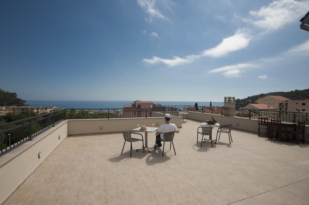 Guest House Medin Petrovac Exteriör bild